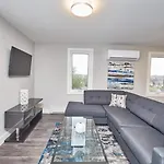 Clifton Hill Hideaway 3A - Two Bedroom Condo
