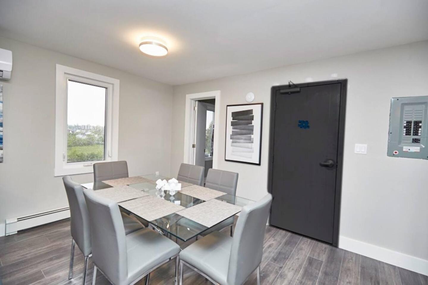 Clifton Hill Hideaway 3a - Two Bedroom *