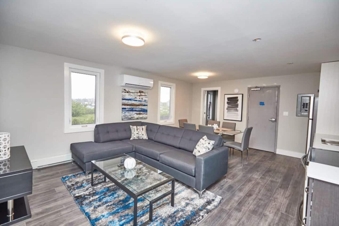 Clifton Hill Hideaway 3a - Two Bedroom Niagara Falls