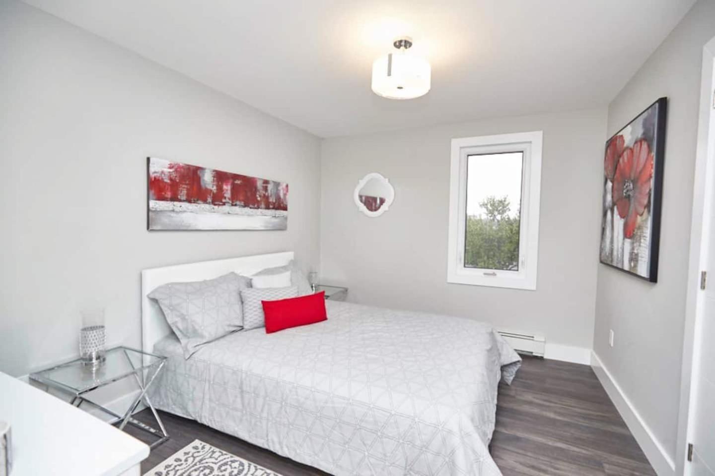 Apartment Clifton Hill Hideaway 3a - Two Bedroom Niagara Falls