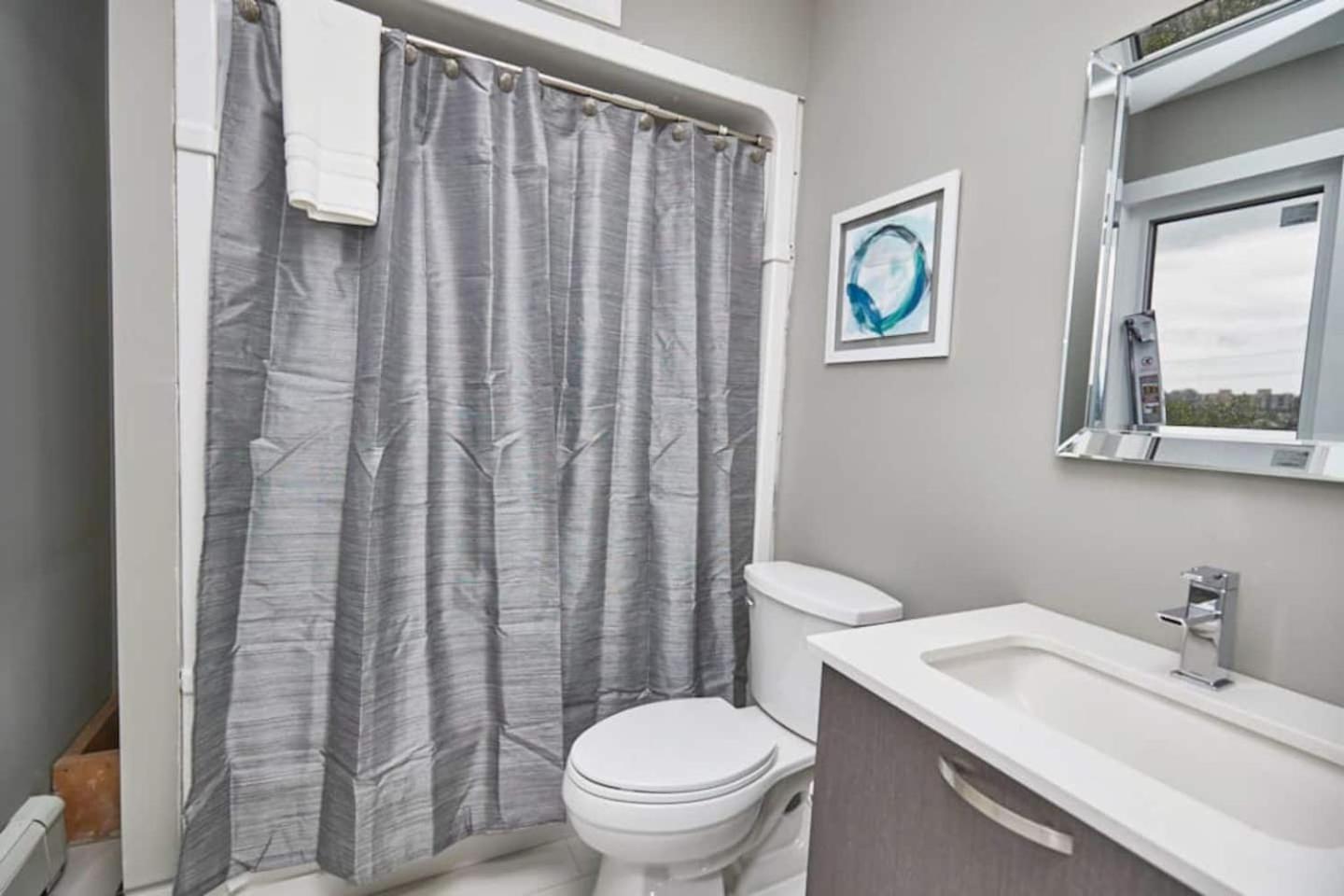 Apartment Clifton Hill Hideaway 3a - Two Bedroom Niagara Falls
